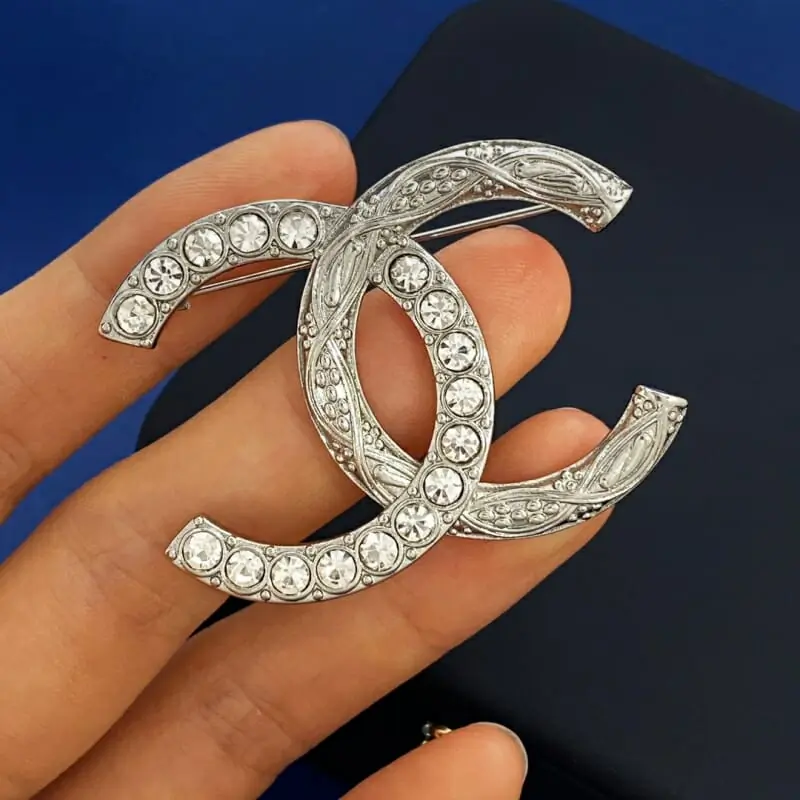 chanel brooches pour femme s_123bb10